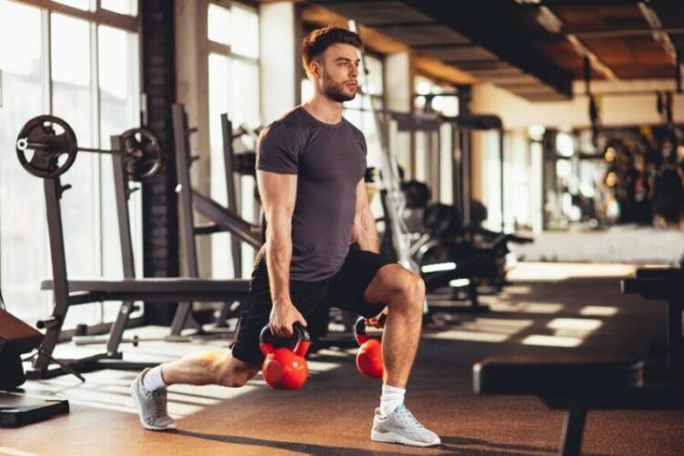 Quer correr melhor? Então bora levantar peso também