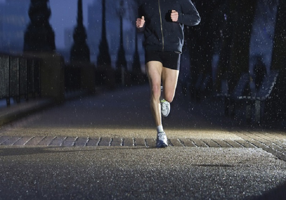 Melhor horário para correr: manhã ou noite? Descubra o ideal